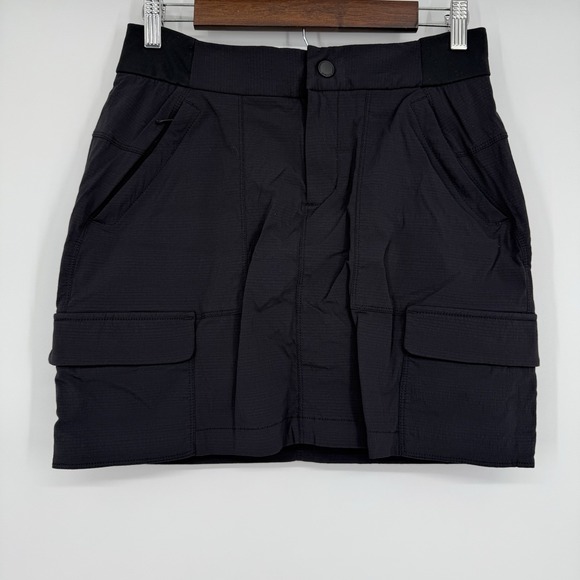 Athleta Pants - Athleta Trekkie Cargo Skort Womens Size 6 Black Performance Stretch Pockets